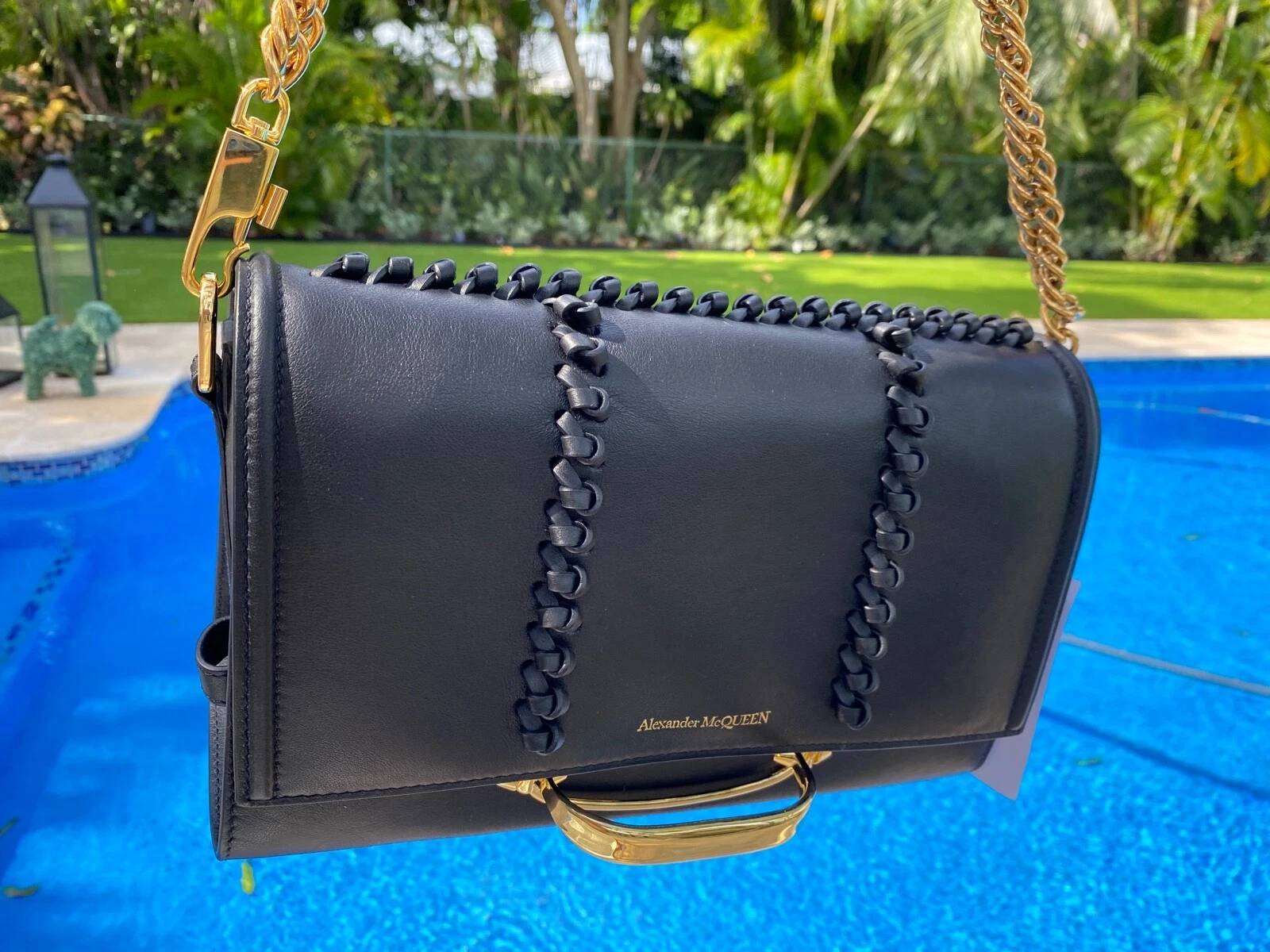 Borsa ALEXANDER MCQUEEN 'The Story' nuova pelle nera oro catena nocche