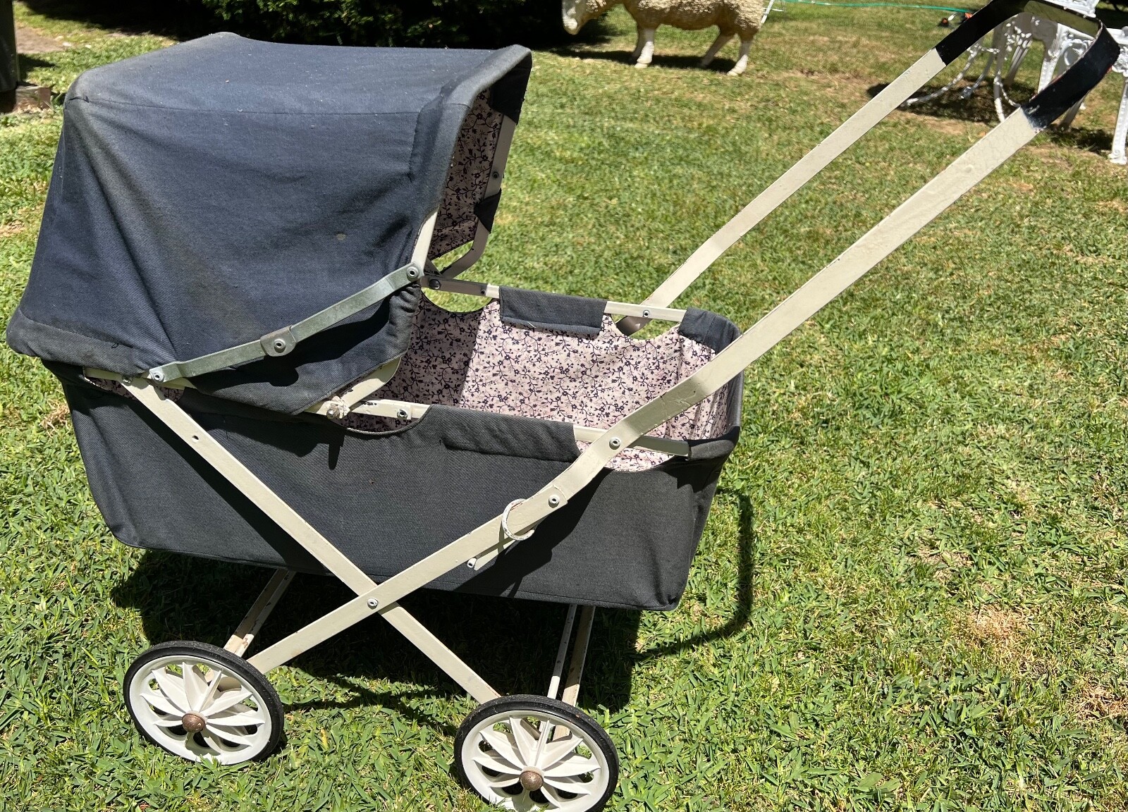 vintage dolls prams 70's  vintage push pram collapsable metal frame & cloth