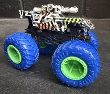 Hot Wheels Monster Trucks Invader Monster Truck  1:64 2019