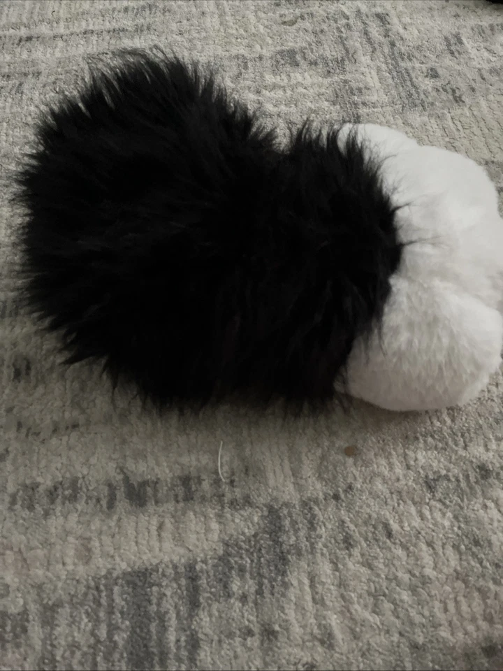 Terno parcial cauda, mãos, pés preto e branco - Imagem 4 de 4