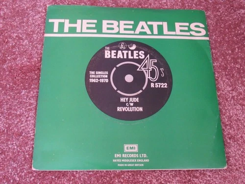 The Beatles Hey Jude / Revolution  1976 UK Reissue 7" 45 Parlophone R5722  EMI