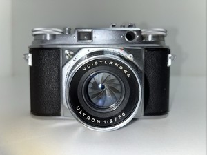 Voigtlander Prominent Rangefinder Camera With Ultron 1:2/50 Lens / Leather Case 