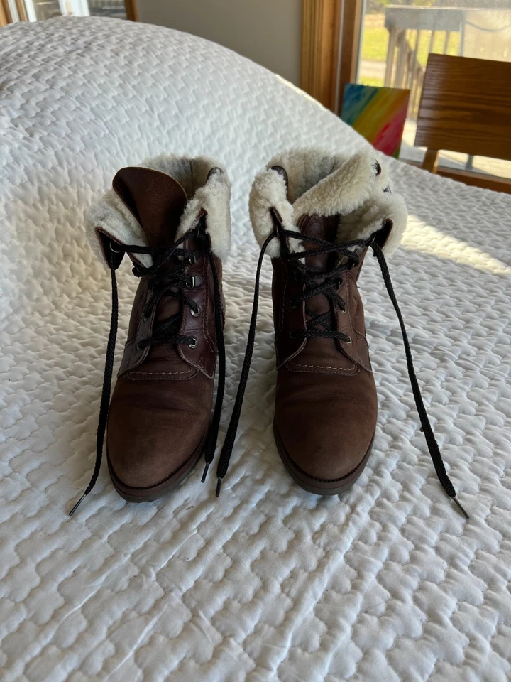 Botas Eddie Bauer de piel de oveja forradas con cordones marrón para mujer talla 40” Foto 3 de 4
