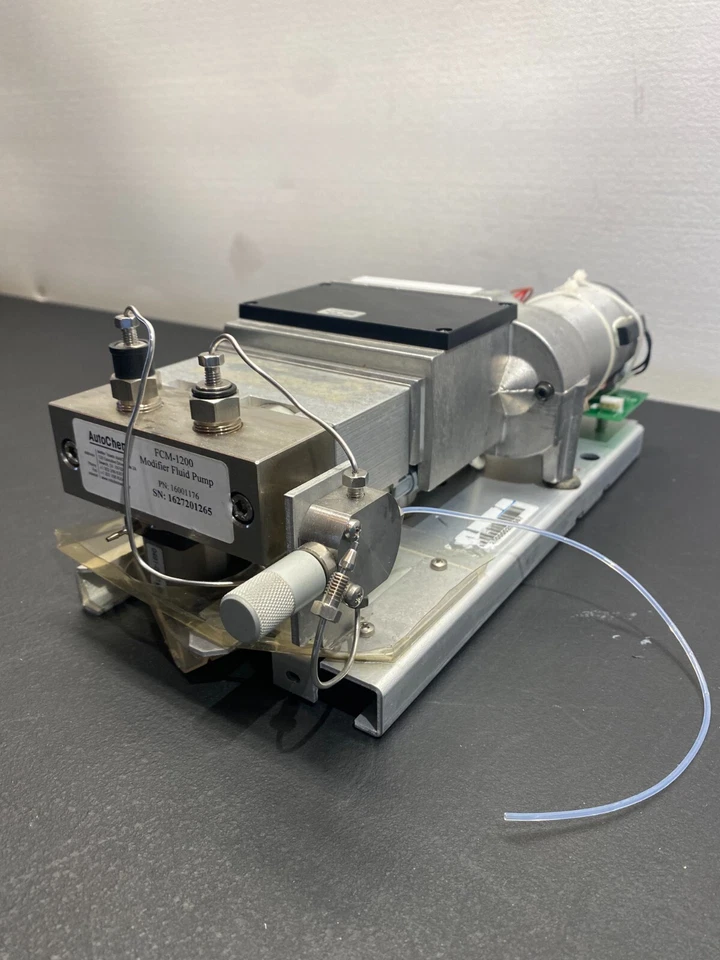 Bomba de fluido supercrítica Mettler Toledo AutoChem FCM-1200 PN: 1627201265 - Imagem 2 de 4