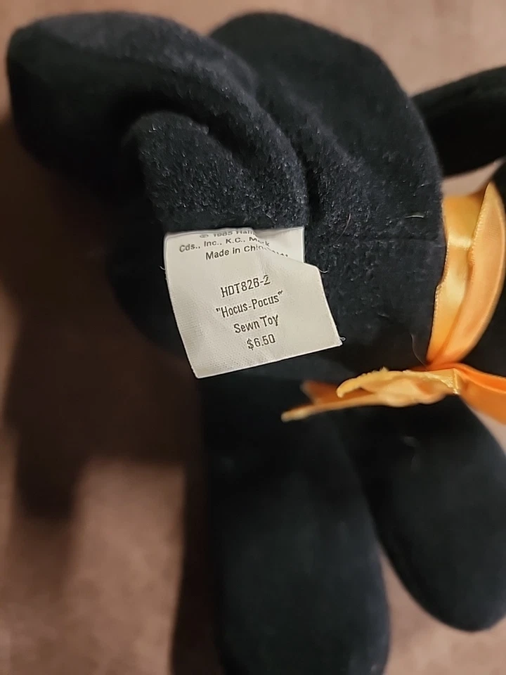 Vintage 1985 Hallmark “Hocus Pocus” the Black Cat Halloween Bean Bag Plush Toy - Image 4 of 4