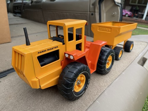(RARE) Vintage 1970’s Tonka “Farm Master” #2725 Tractor and Trailer 