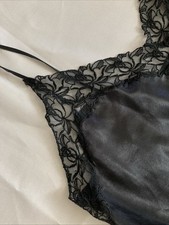 Victoria Secret Gold Label Vintage Black Lace Camisole Slip Women  s Size M