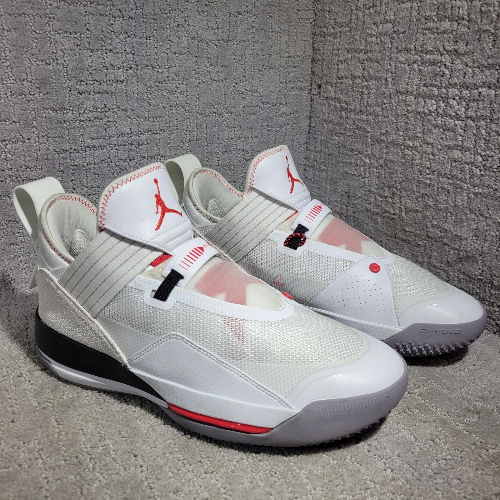 Scarpe da ginnastica Air Jordan XXXIII Low SE da uomo taglia 12 US bianche cemento CD9560 106