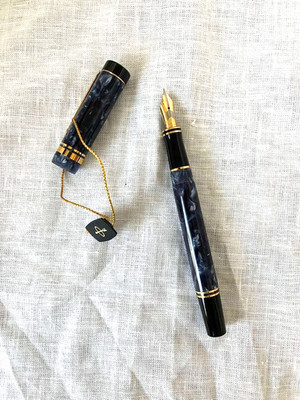 Parker Duofold International Fountain Pen   UNUSED, 18k 750 Gold Nib, Ink Incl. 