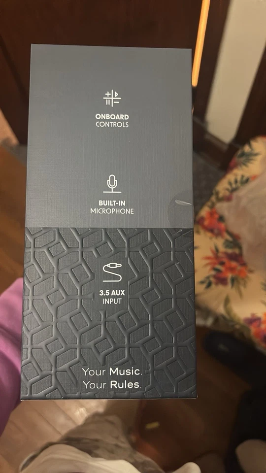 LIMITED EDITION COBY TRUE WIRELESS SPEAKER WITH LEATHERETTE HANDLE BLACK NEW - Image 2 of 4