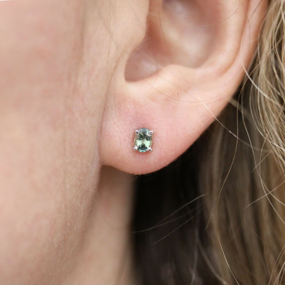 0.5 克拉天然亚历山大石纯 14k 白金单颗椭圆形耳钉 5 毫米 — 第 2/4 张图片