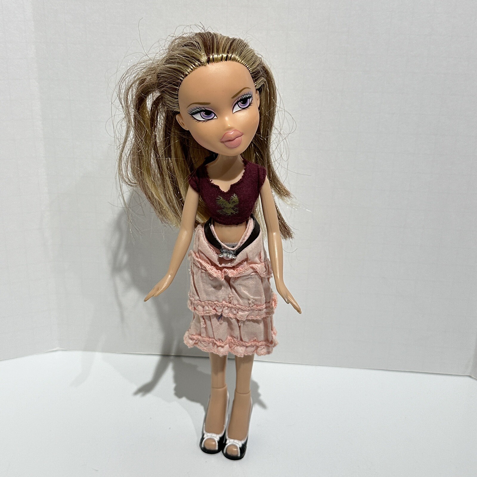 VTG Bratz Sleepover Leah Doll Clothes Shoes Redressed 2001 MGA