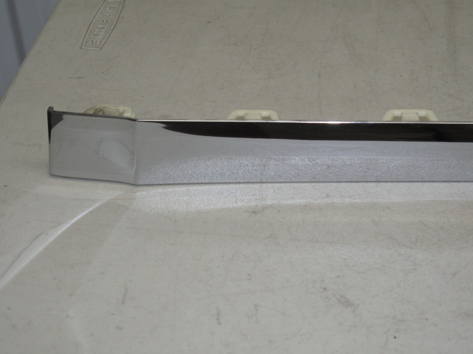 2017 2019 2020 BENTLEY BENTAYGA PASSENGER REAR BUMPER MOULDING TRIM PANEL OEM