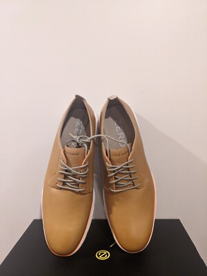 Cole Haan Men display picture 1