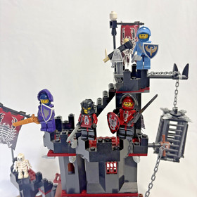Lego Castle Knights' Kingdom Scorpion Prison Cave 8876 Includes All minifigs