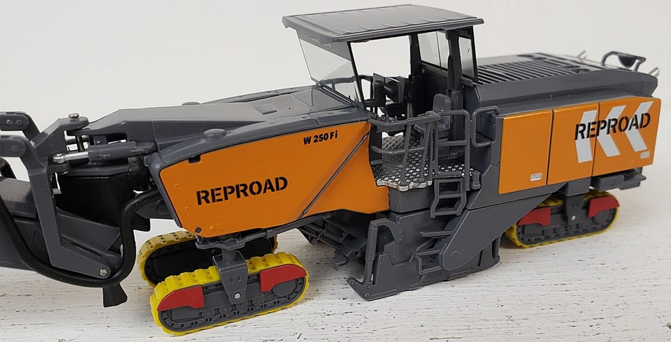 HERPA 全新 HO 1/87 比例 Wirtgen W 250i 沥青研磨机/磨坊路施工 — 第 2/4 张图片