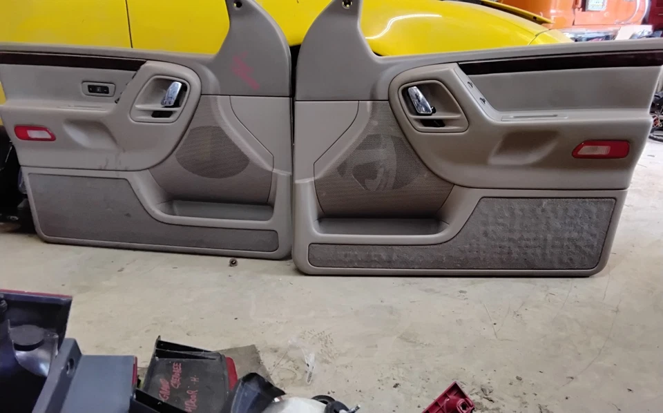 1999-2004 PAINÉIS DE PORTA DIANTEIRA JEEP GRAND CHEROKEE COM INTERRUPTORES DE JANELA FABRICANTE DE EQUIPAMENTO ORIGINAL... - Imagem 3 de 4