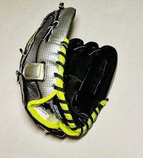 Louisville Slugger Diva Fast Pitch Softball Silver/Black Glove New