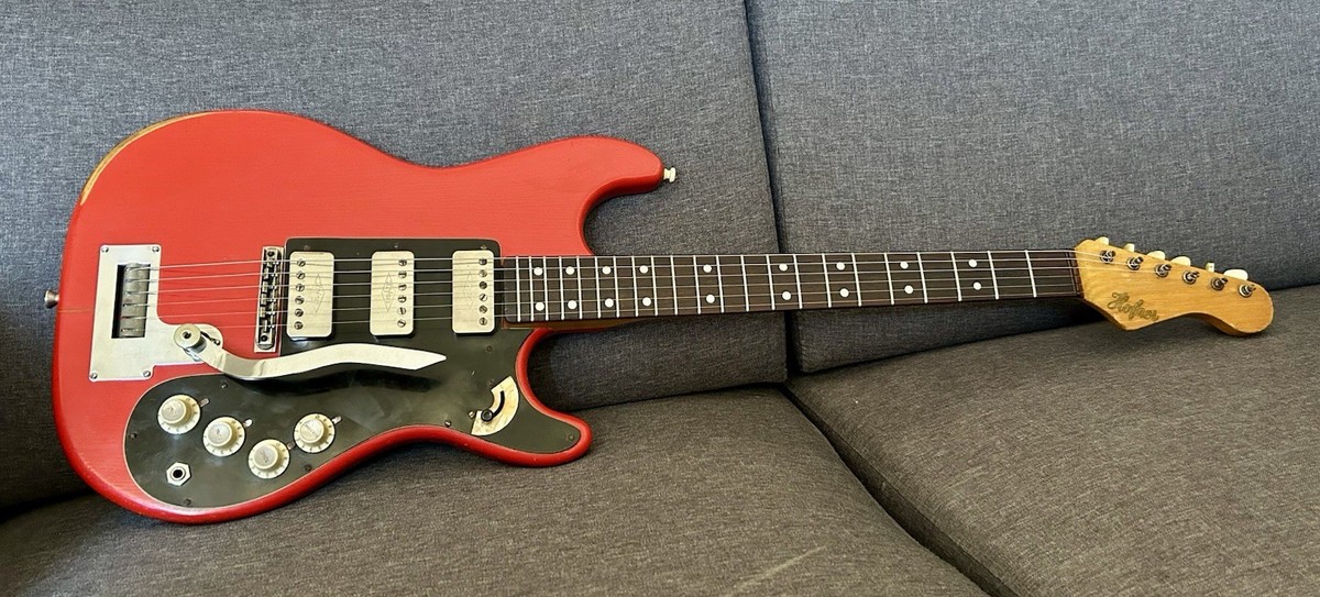 Hofner super solid III 3 173 red. Vintage electric guitar Germany