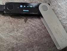 Ledger Nano X - Crypto Hardware Wallets - Bluetooth Compatible; Powerd Up Unused