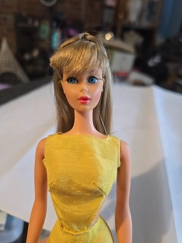 1966 Twist and Turn TNT Vintage Barbie with Light Brown in Caribbean Cruise