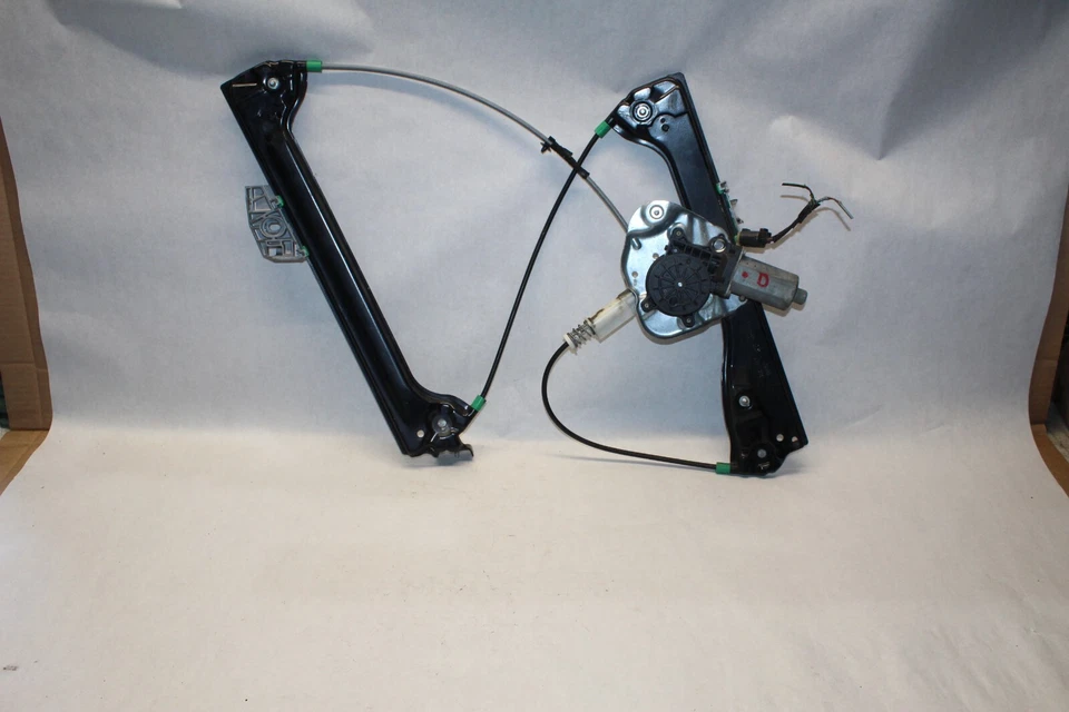 03 04 05 BMW Z4 ROADSTER FRONT LEFT DRIVER WINDOW REGULATOR W/ MOTOR OEM  - Image 2 of 4