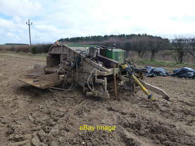 Foto 12x8 Schlammbedeckter Karottenroder auf der Vorgewende Am Rande eines b c2013