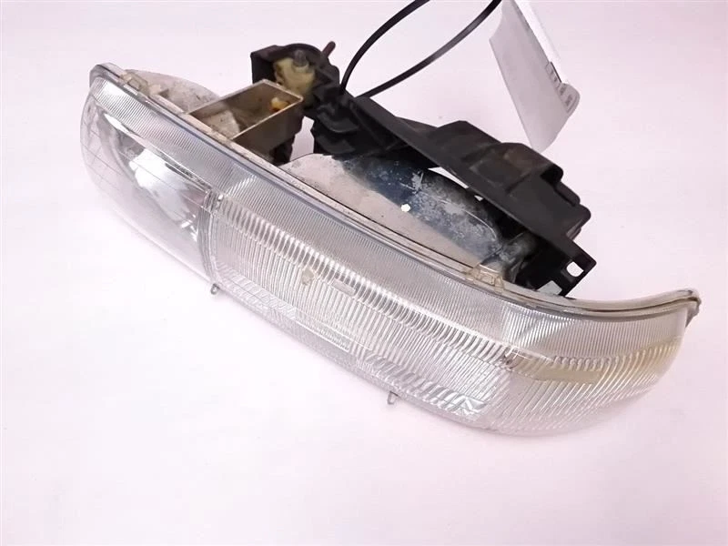 左侧头灯适合雪佛兰 SUBURBAN 2000 - 2006 — 第 3/4 张图片