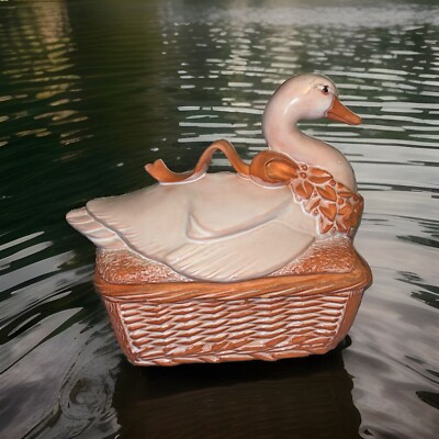 Terra Cotta Duck on Nest White Glazed Pottery Medium No Flaws Preowned
