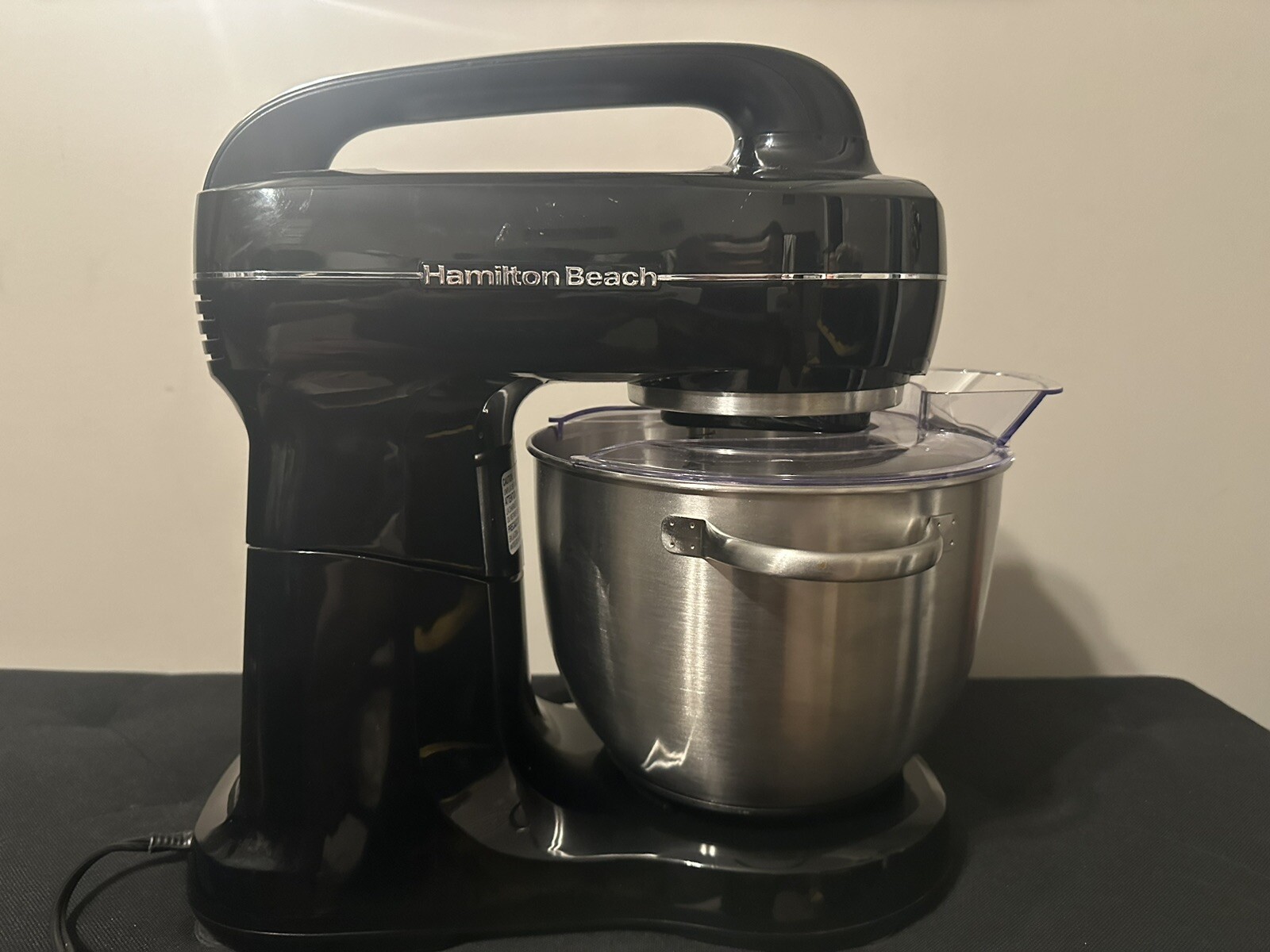 Hamilton Beach 63391 7 Speed Stand Mixer with Whisk, Dough Hook Works