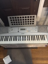 Yamaha YPT-300 61-Key Touch-Sensitive Keyboard Piano Synthesized