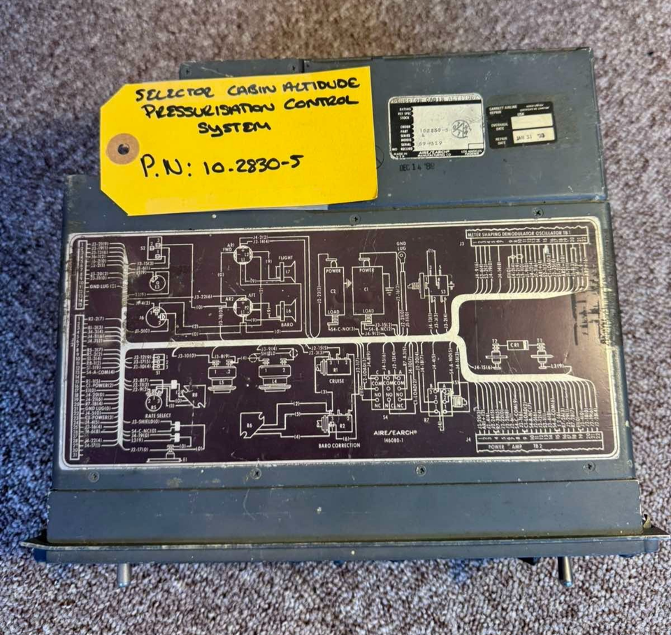 SELECTOR CABIN ALTITUDE PRESSURISATION CONTROL SYSTEM P/N:10-2830-5 S/N ...