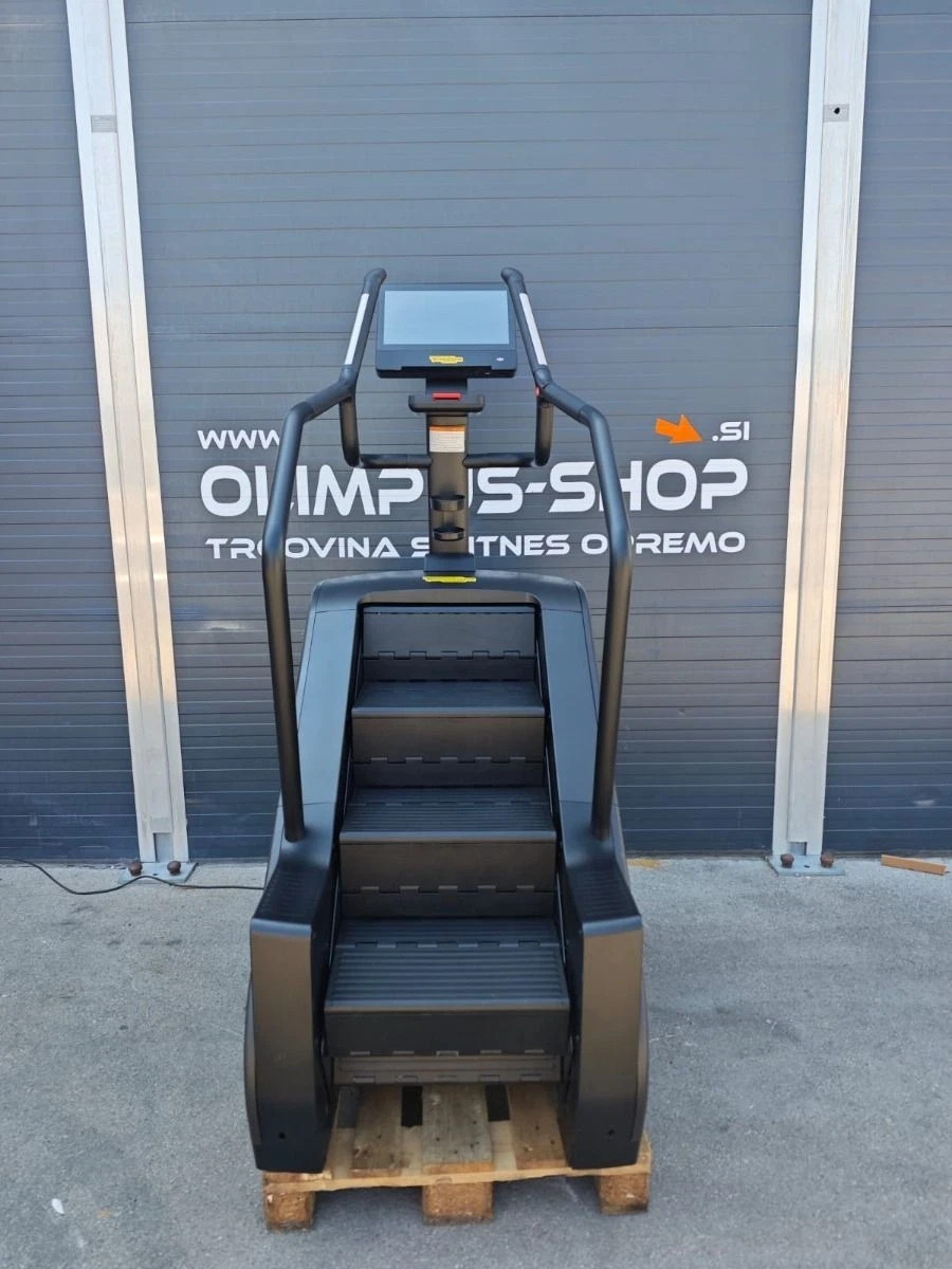 Technogym Excite Climb LIVE 16" LCD