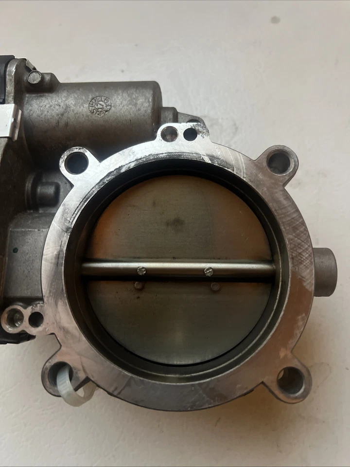 Challenger 2018 carrocería del acelerador Foto 2 de 4