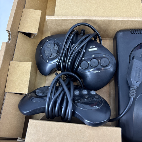 SEGA Genesis 16-Bit Video Mk-1631 2 Controladores Caja Original 6 Botones MK-1653 - Imagen 15 de 16