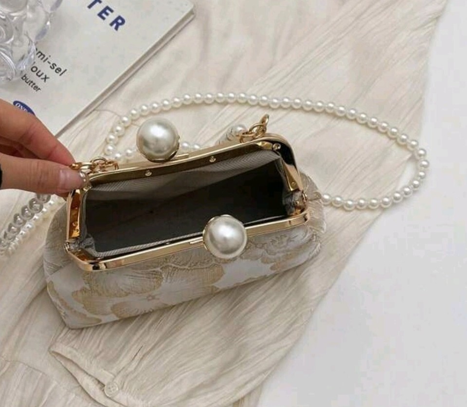 Women Clutch Bag Crystal White Vintage Ladies Evening Bag Wedding Chain