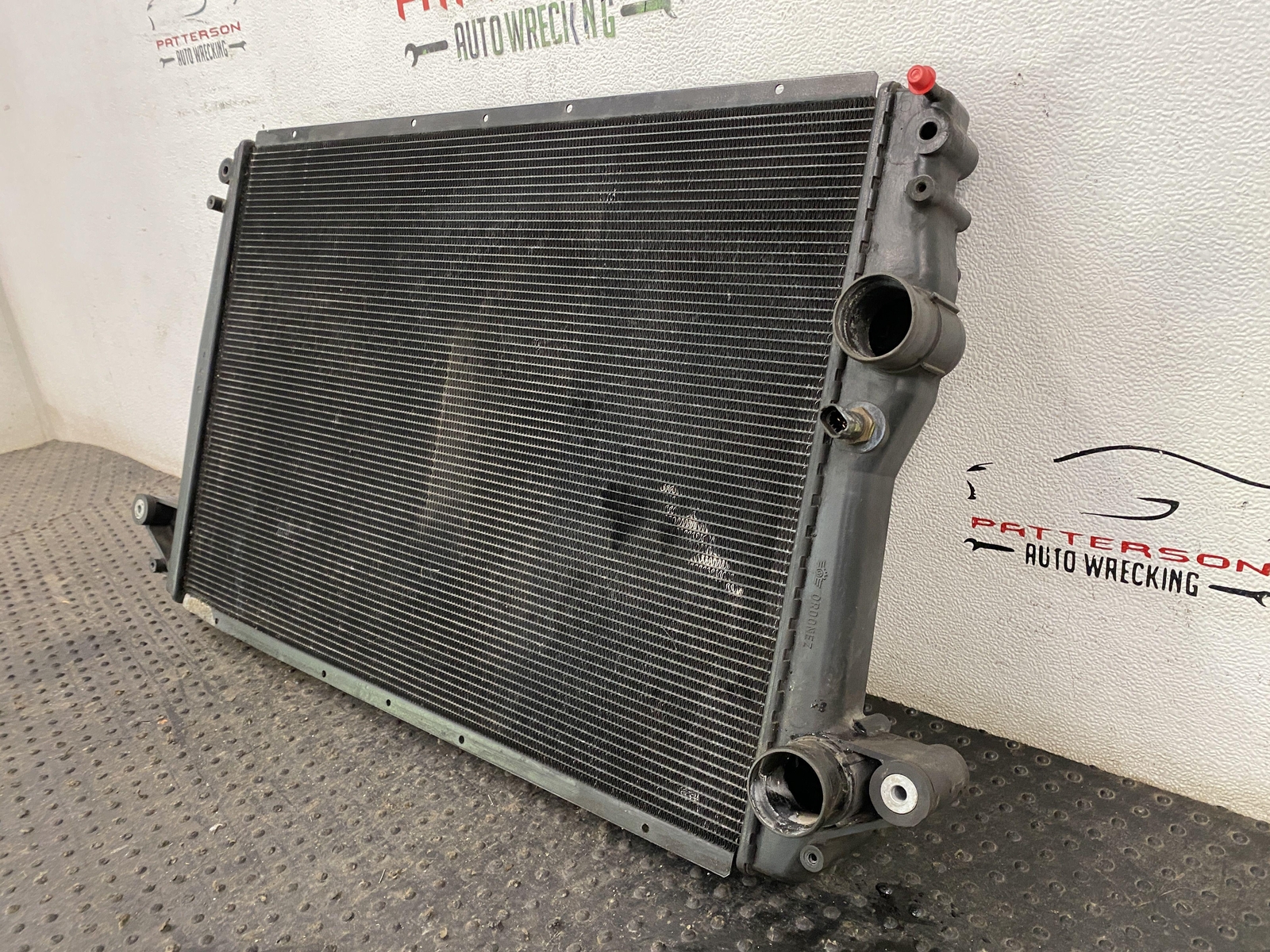08-16 MASERATI GRANTURISMO 4.2 AT ENGINE WATER RADIATOR COOLER ID 223561