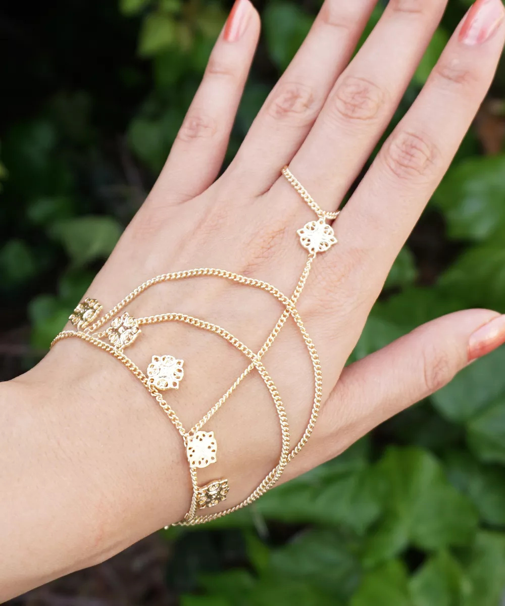 Simple gold hotsell hand chain