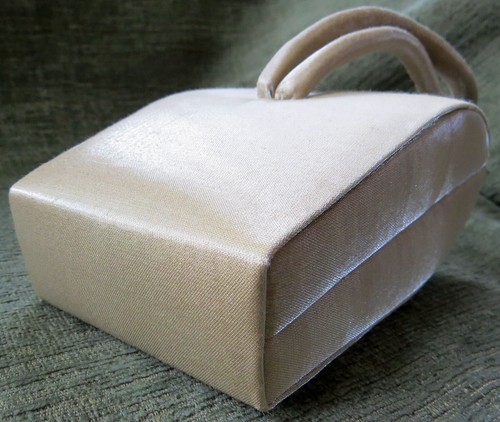 Vtg. La Regale Shiny Fabric Clutch Purse Evening Bag Formal Champagne Color 1960 - Picture 4 of 10