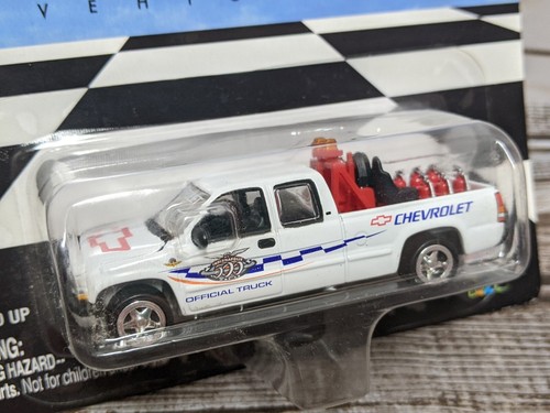 JOHNNY LIGHTNING Indy 500 RACE EMERGENCY VEHICLES 1:64 Scale Chevy Truck - Picture 3 of 9