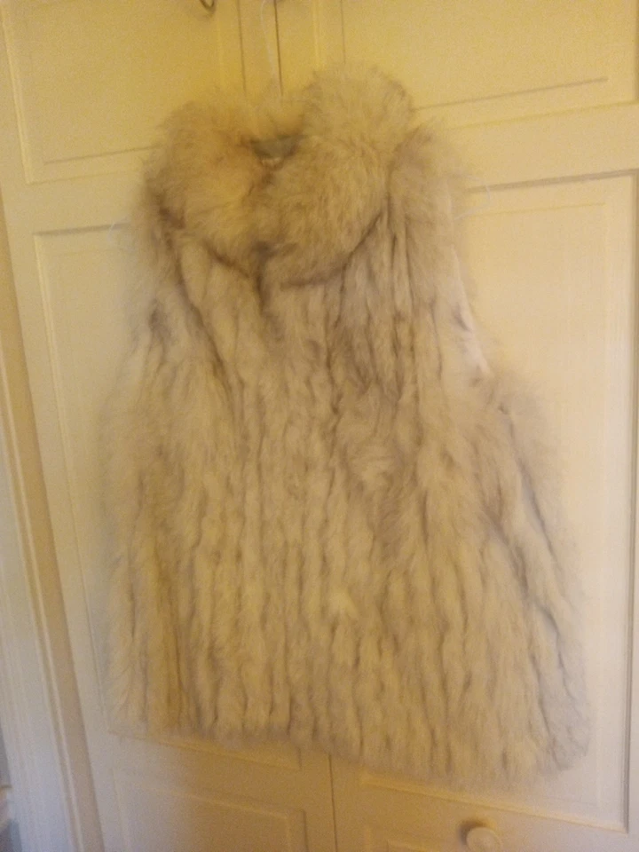 Chaleco de piel de zorro azul Saga Fox pequeño natural Foto 2 de 4