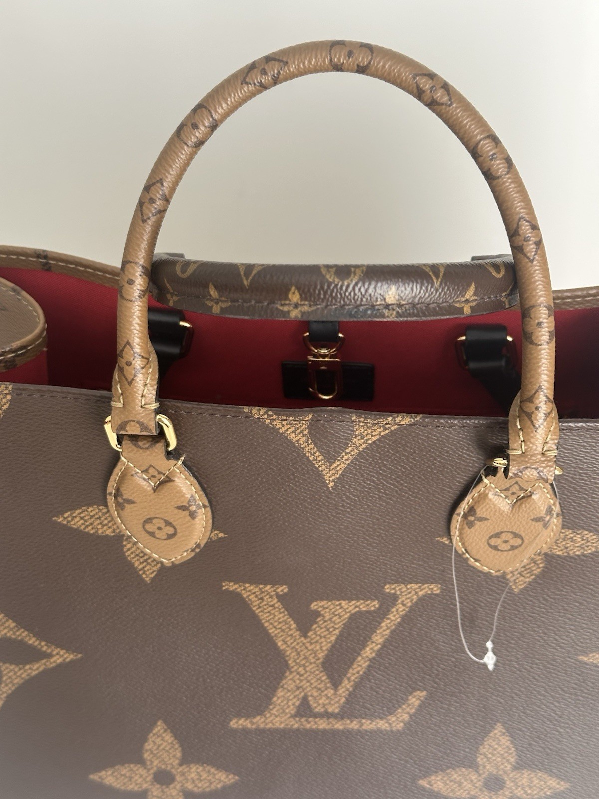 Louis Vuitton OnTheGo MM Tote, Giant Reverse Monogram (Date Code) EXCELLENT image 8