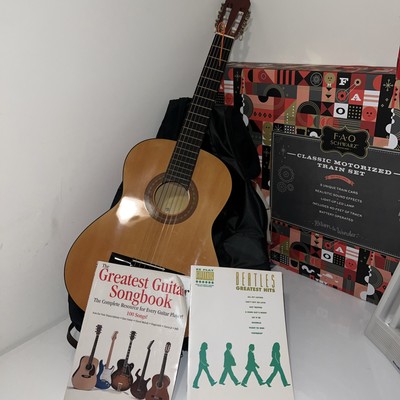 Acoustic Guitar - Starters Acoustic Guitar with a Cover bag +  Two lessons Books