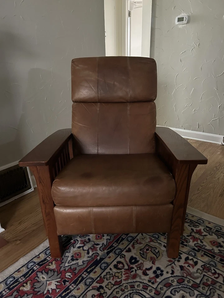 Sillón de cuero estilo misión - Excelente estado  Foto 2 de 4