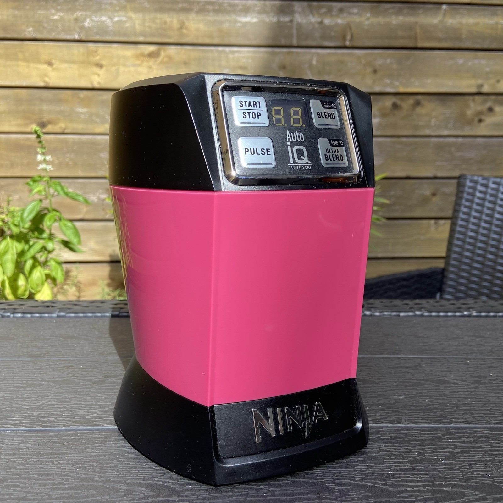 Ninja Nutri Personal Blender Auto-IQ BASE ONLY | Pink 1110 W