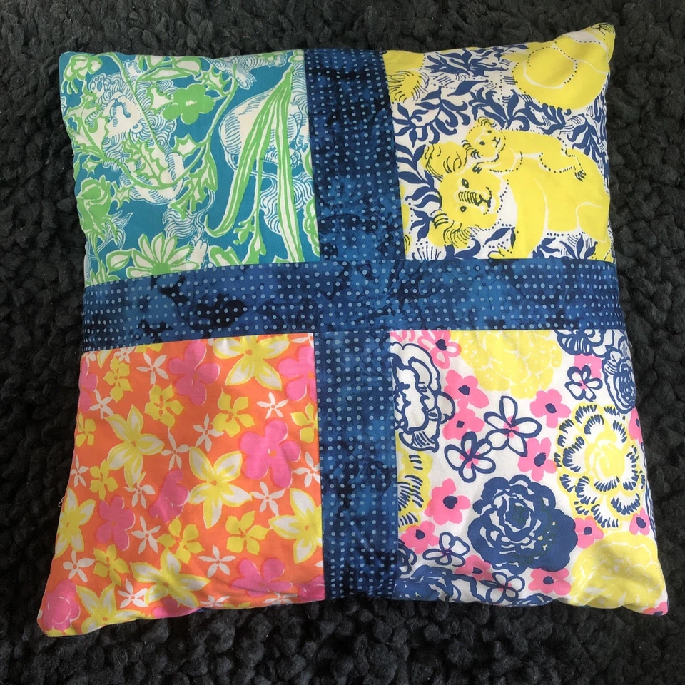 Almohada de retazos de tela Lilly Pulitzer hecha a mano de colección 18x18 Foto 3 de 4