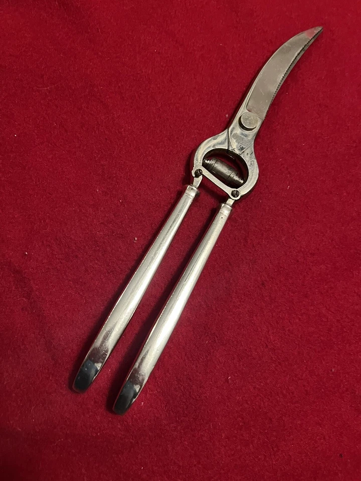 TIFFANY & CO FANEUIL STERLING SILVER 11-1/4" RARE POULTRY SHEARS - Image 4 of 4
