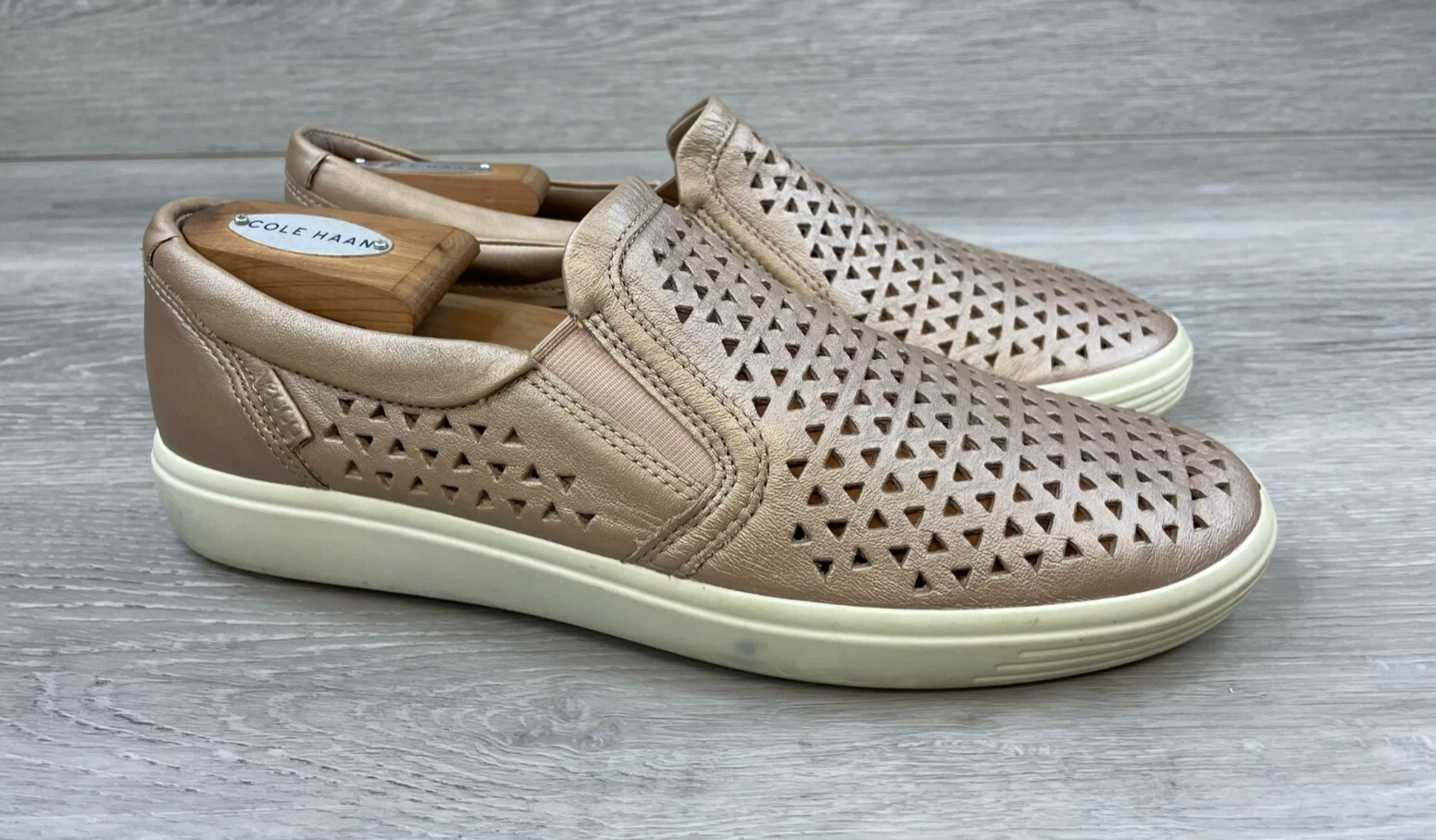 Scarpe casual Ecco Soft 7 sneaker donna mocassino piatto pelle traforata 10 oro