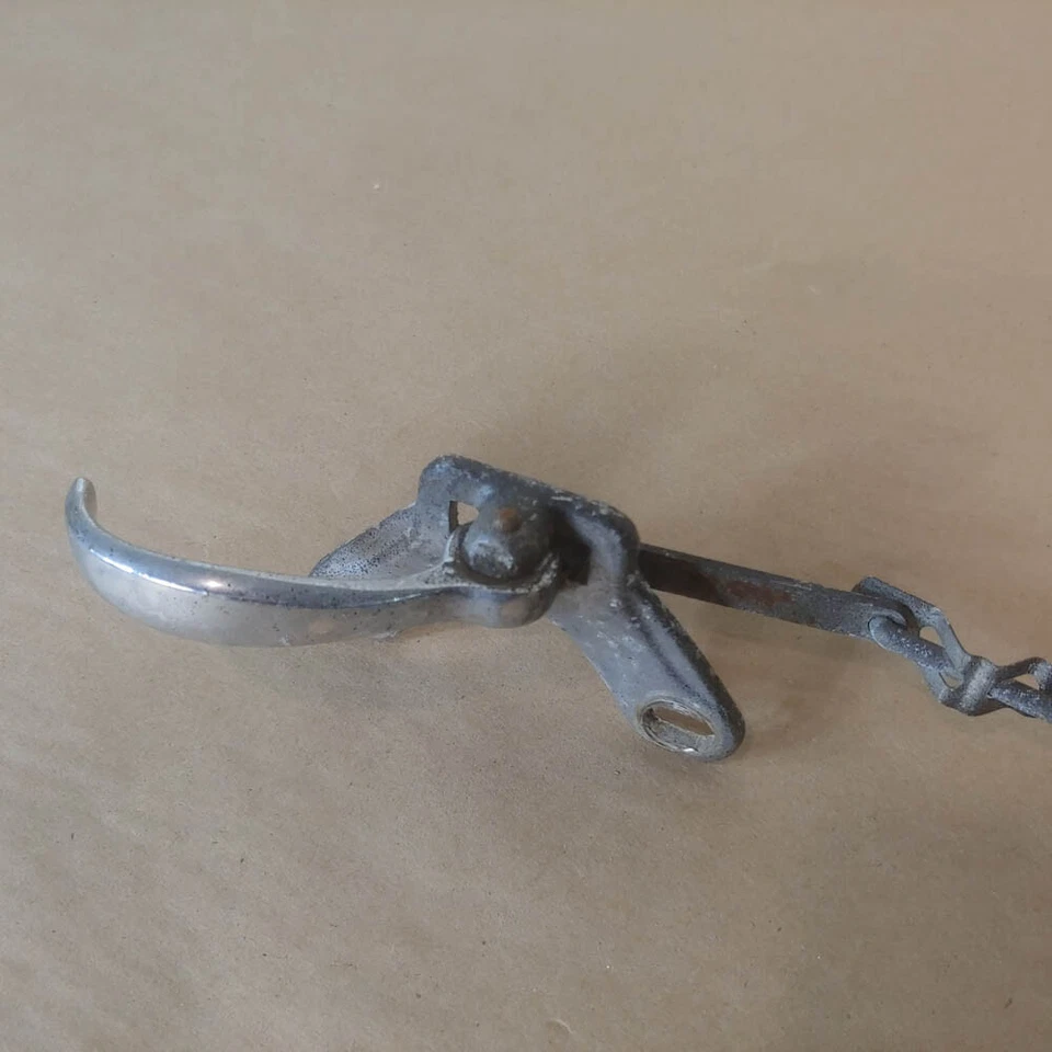 Mecanismo de manija de puerta delantera derecha interior pontón Mercedes 220S 1951-66 fabricante de equipos originales Foto 3 de 4