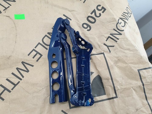 Orig. Fabia 5J 2007 Motorhaube Scharnier Motorhaubenscharnier rechts 5J0823301